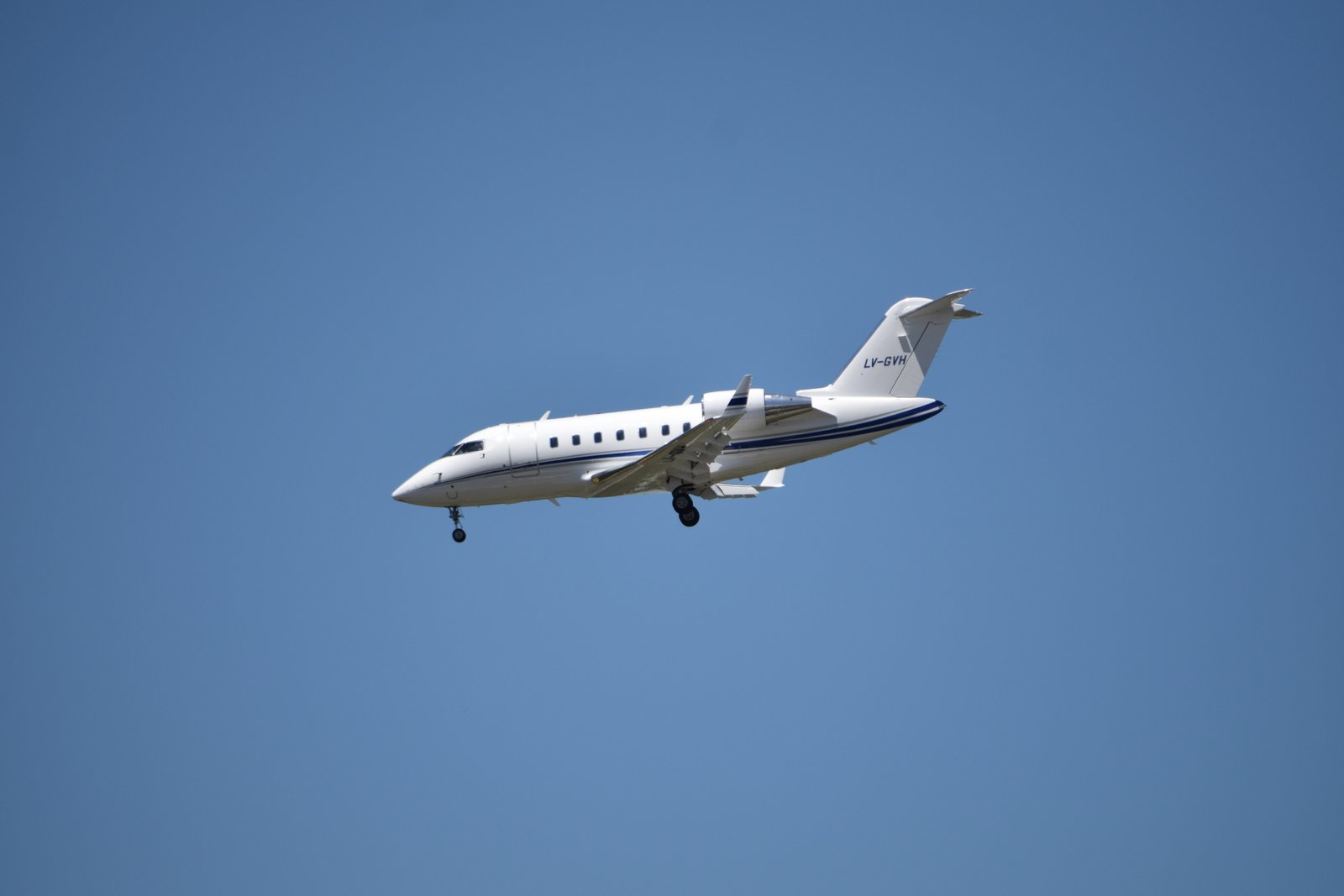 Private Jet vs First Class to Bahamas | Vanbert